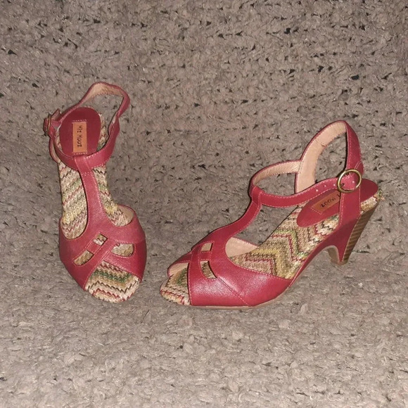 MIZ MOOZ-Waltz-Red Strappy Heeled Sandals-Leather-Sz 5.5-NWOB - Picture 1 of 7
